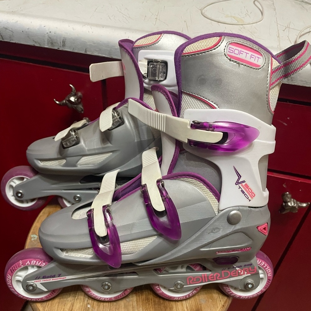 Roller Derby V500 Inline Skates with Purple Accents